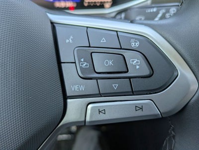 2026 Volkswagen Taos 1.5T SE Black