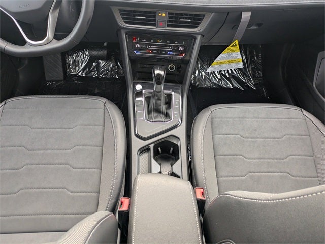 2026 Volkswagen Taos 1.5T SE Black