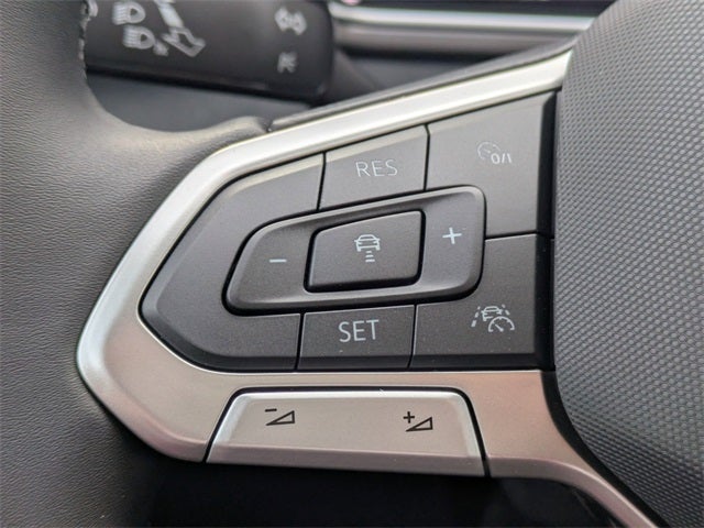 2026 Volkswagen Taos 1.5T SE Black