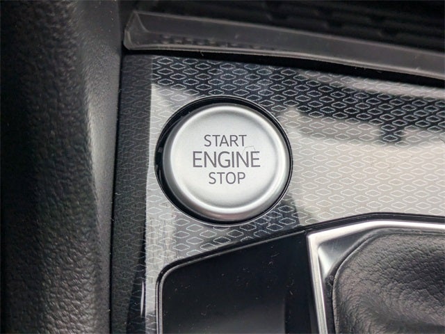 2026 Volkswagen Taos 1.5T SE Black