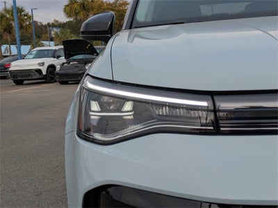 2026 Volkswagen Taos 1.5T SE Black