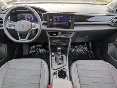 2026 Volkswagen Taos 1.5T SE Black