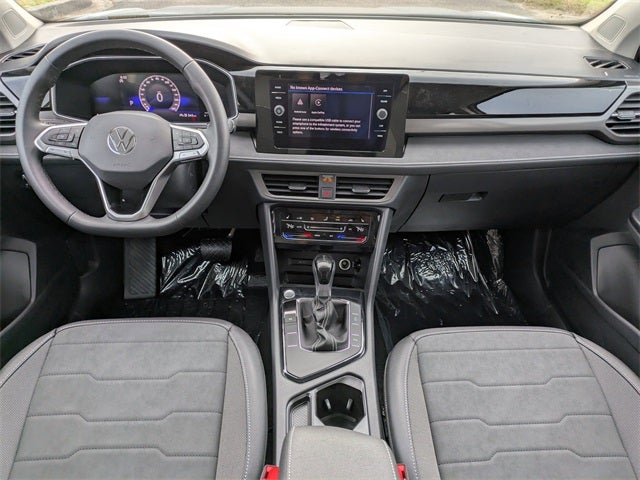 2026 Volkswagen Taos 1.5T SE Black