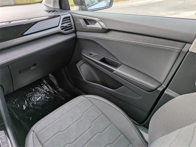 2026 Volkswagen Taos 1.5T SE Black