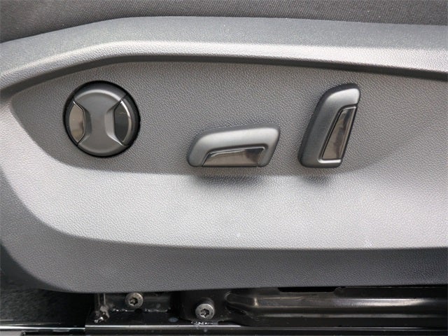 2026 Volkswagen Taos 1.5T SE Black