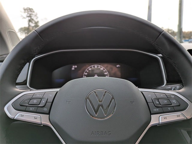 2026 Volkswagen Taos 1.5T SE Black