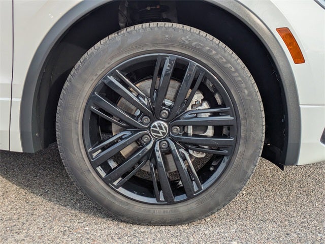 2022 Volkswagen Tiguan 2.0T SE R-Line Black