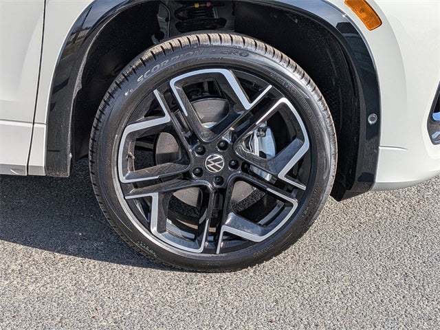 2026 Volkswagen Tiguan 2.0T SEL R-Line