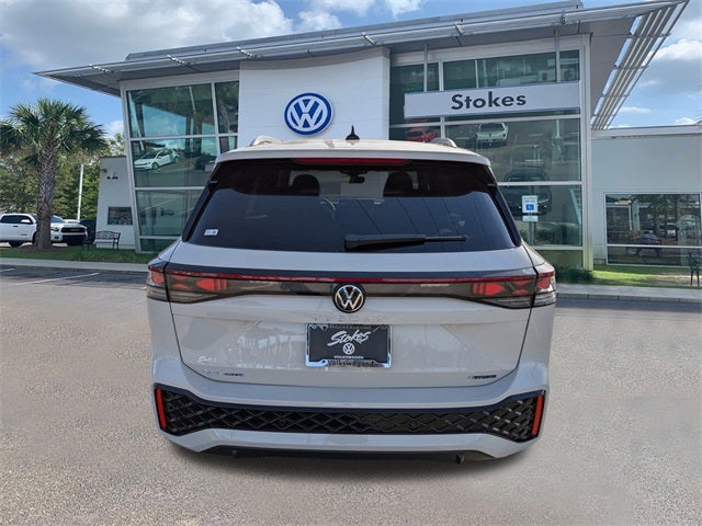 2026 Volkswagen Tiguan 2.0T SEL R-Line