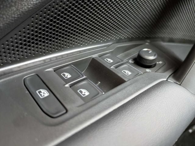 2026 Volkswagen Tiguan 2.0T SEL R-Line