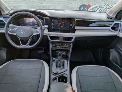 2025 Volkswagen Taos 1.5T SE