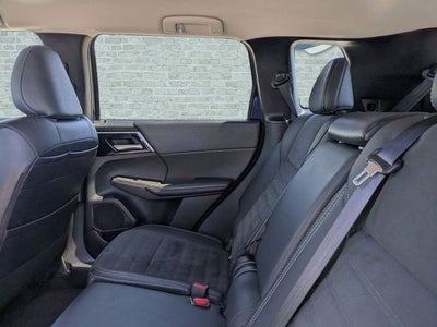 2024 Mitsubishi Outlander SE