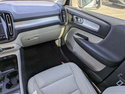 2019 Volvo XC40 T5 Momentum