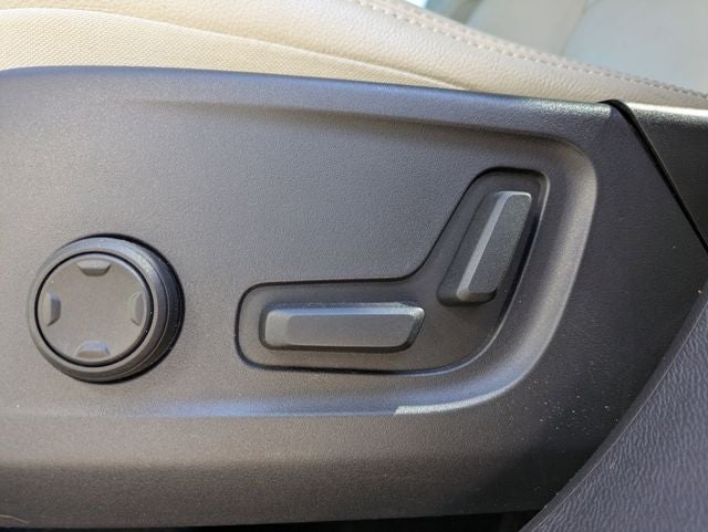 2019 Volvo XC40 T5 Momentum