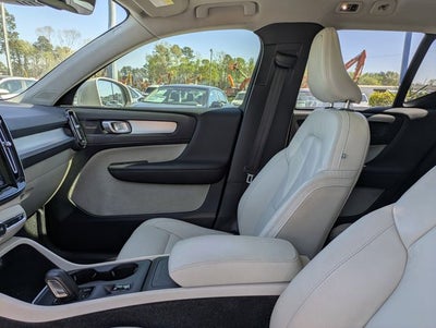 2019 Volvo XC40 T5 Momentum