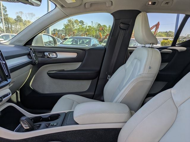 2019 Volvo XC40 T5 Momentum