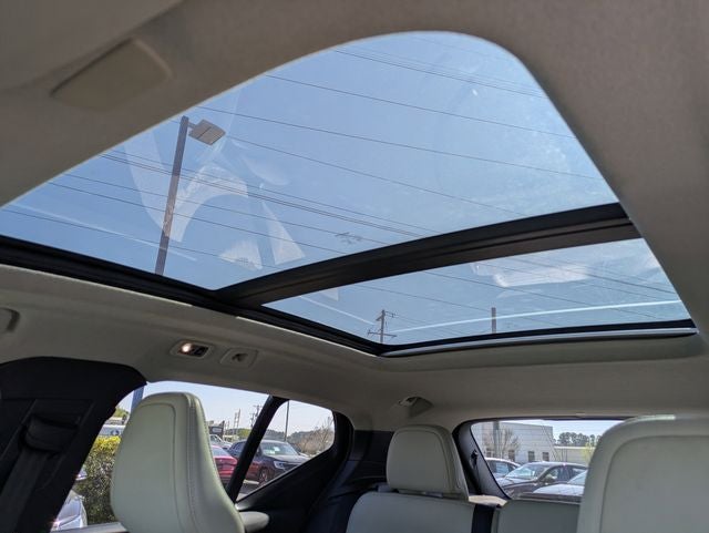 2019 Volvo XC40 T5 Momentum