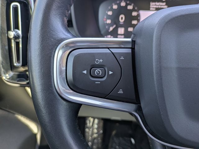 2019 Volvo XC40 T5 Momentum