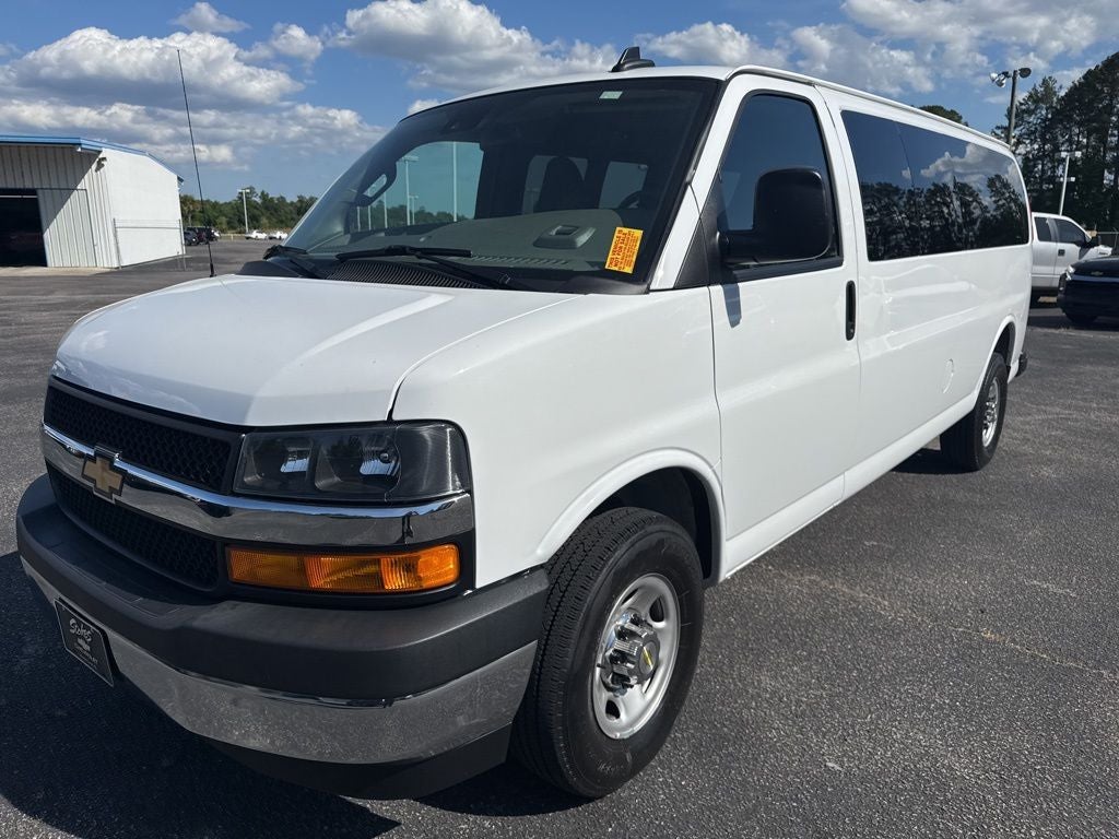 2024 Chevrolet Express 3500 LT Passenger