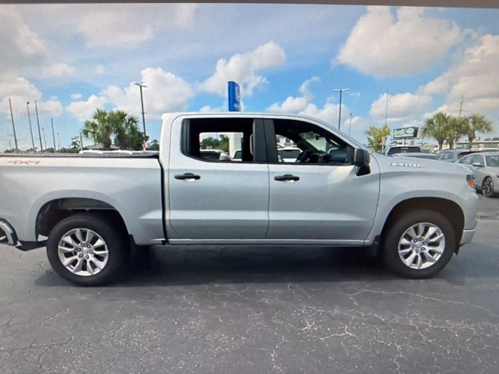 2022 Chevrolet Silverado 1500 Custom