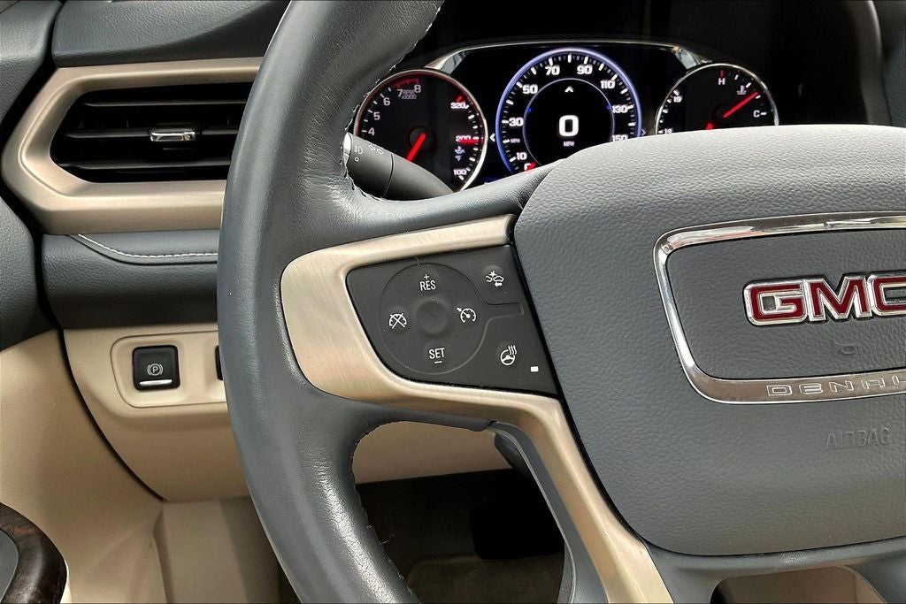2022 GMC Acadia Denali
