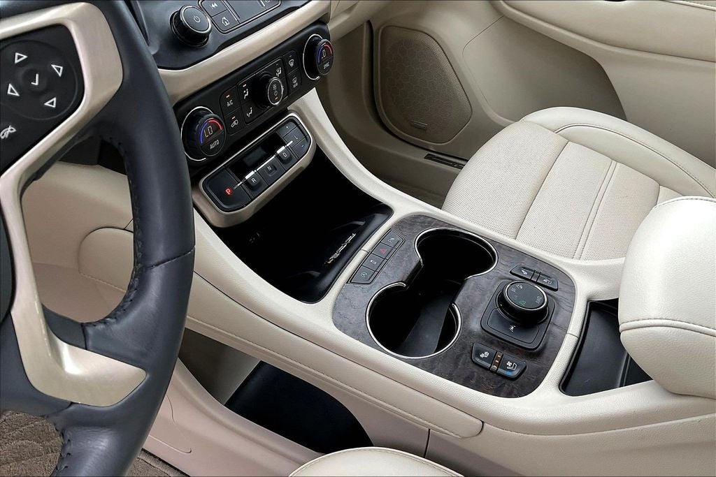 2022 GMC Acadia Denali