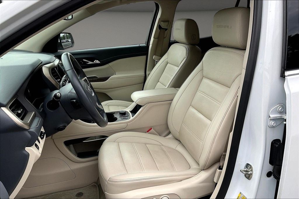 2022 GMC Acadia Denali