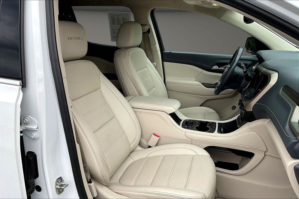 2022 GMC Acadia Denali