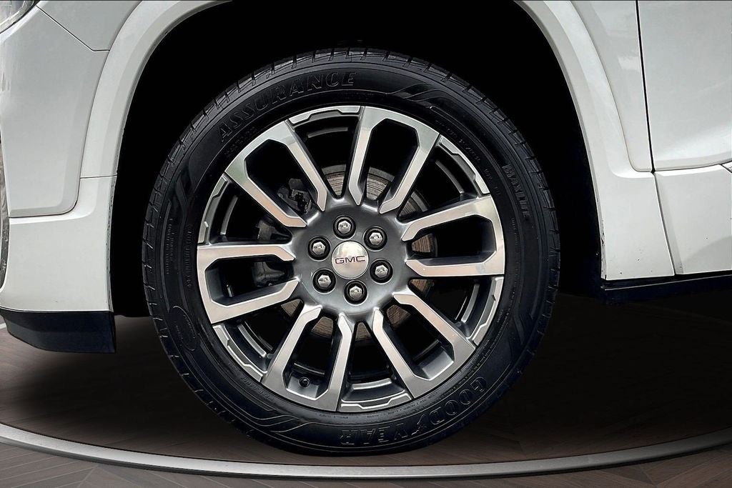 2022 GMC Acadia Denali