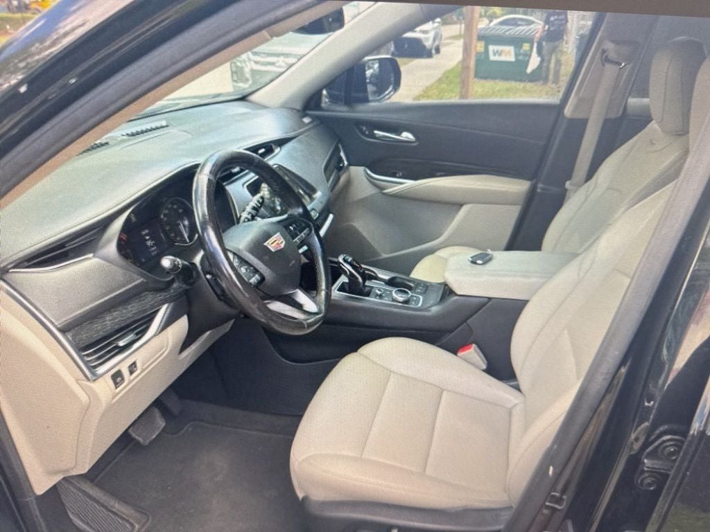 2021 Cadillac XT4 Premium Luxury