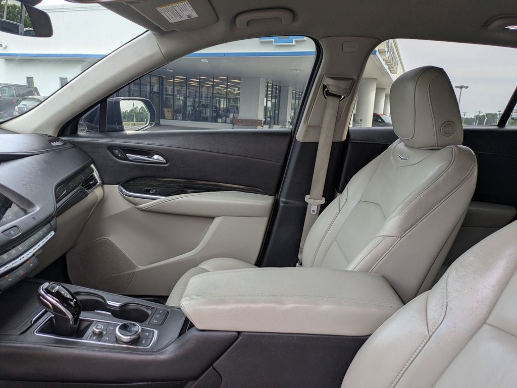 2021 Cadillac XT4 Premium Luxury