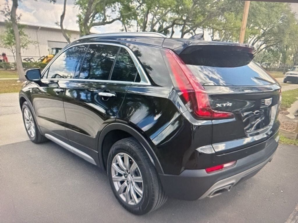 2021 Cadillac XT4 Premium Luxury