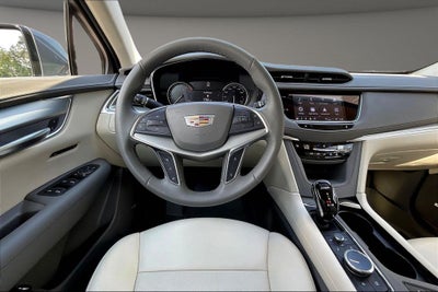 2022 Cadillac XT5 Premium Luxury