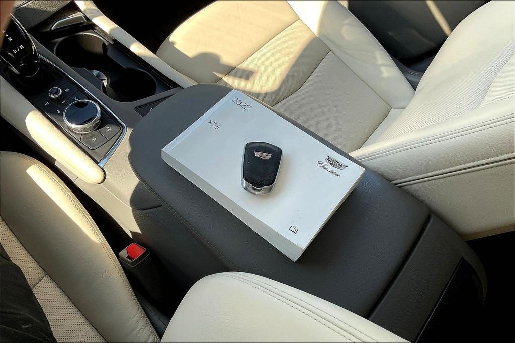 2022 Cadillac XT5 Premium Luxury