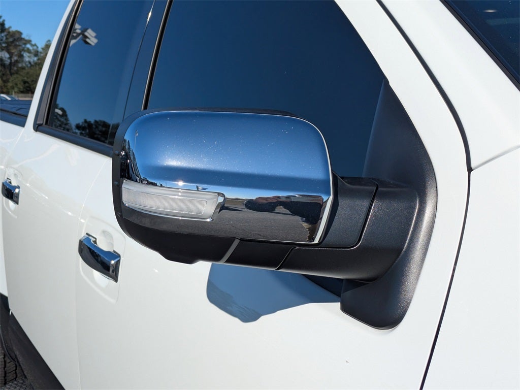 2023 Nissan Titan Platinum Reserve