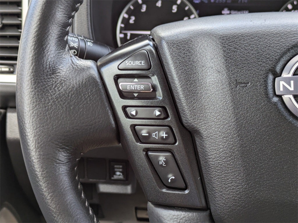 2024 Nissan Frontier SL