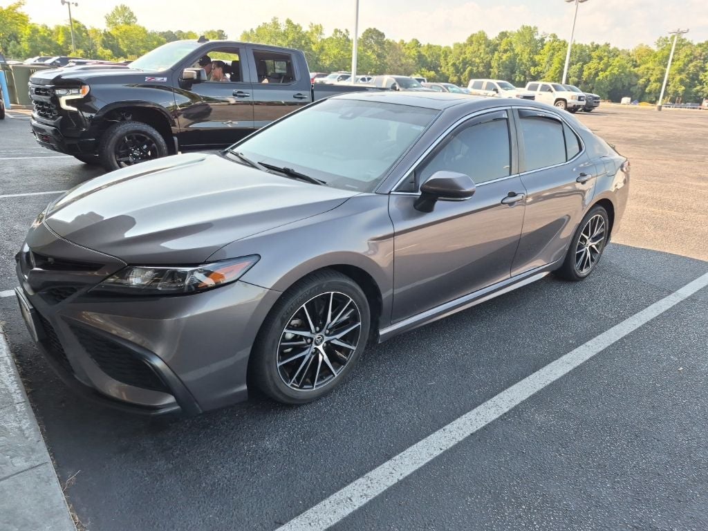 2022 Toyota Camry SE