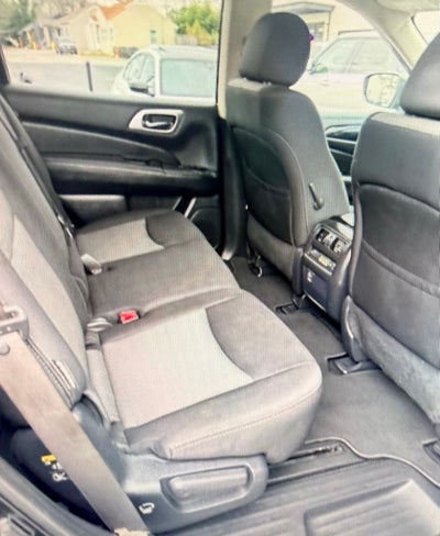 2018 Nissan Pathfinder SV