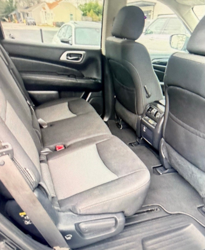 2018 Nissan Pathfinder SV