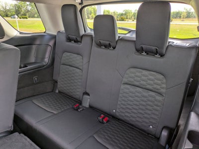 2024 Nissan Pathfinder SV