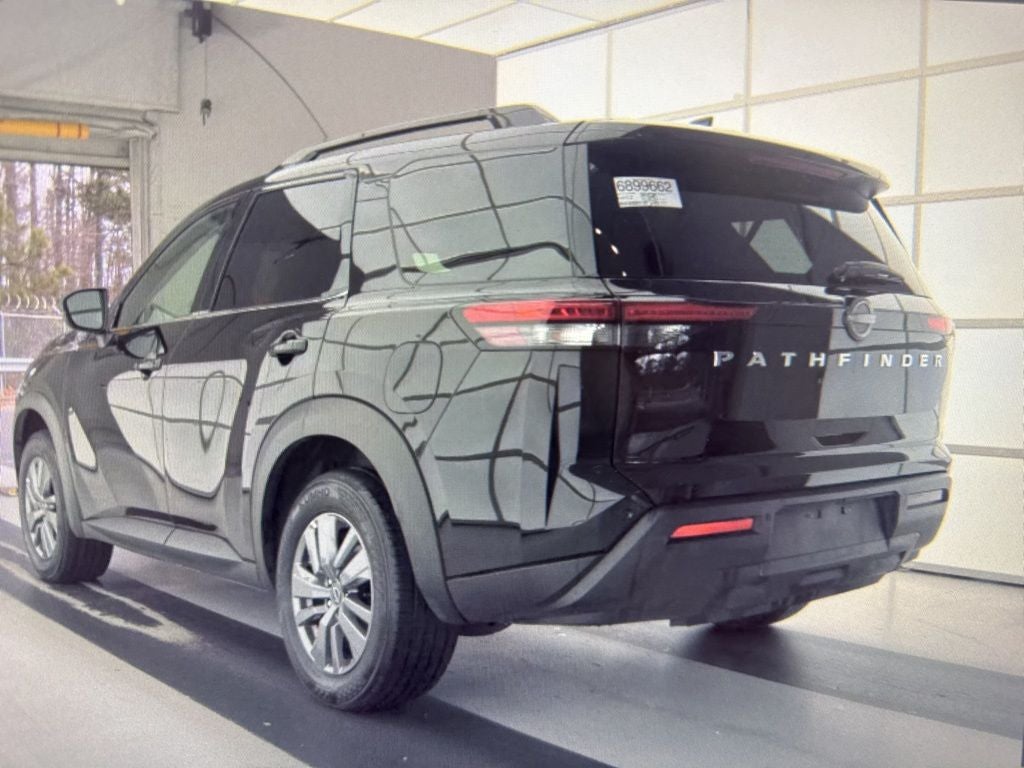 2024 Nissan Pathfinder SV