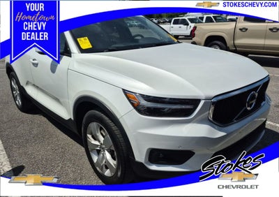 2022 Volvo XC40 Momentum
