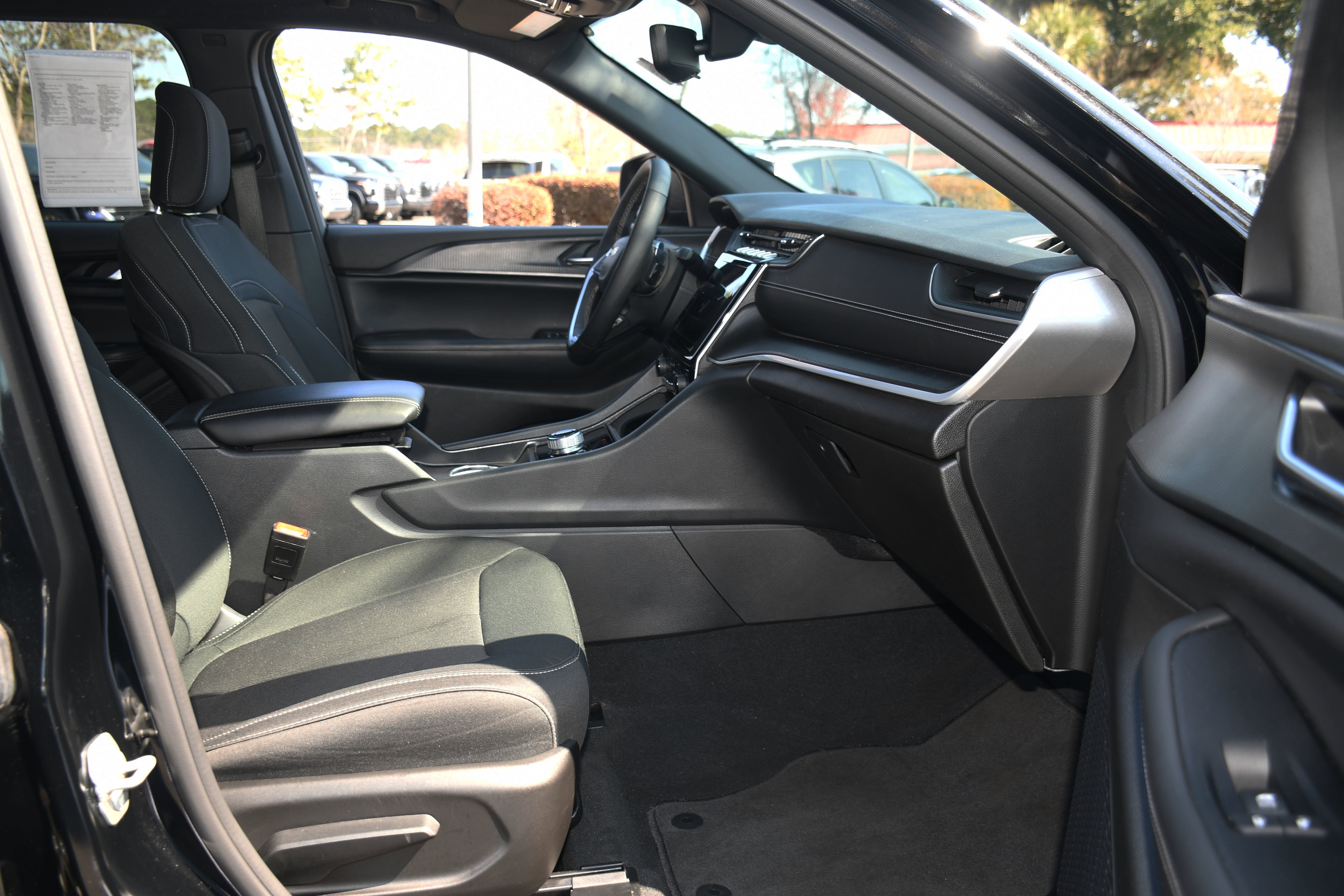 2024 Jeep Grand Cherokee Laredo