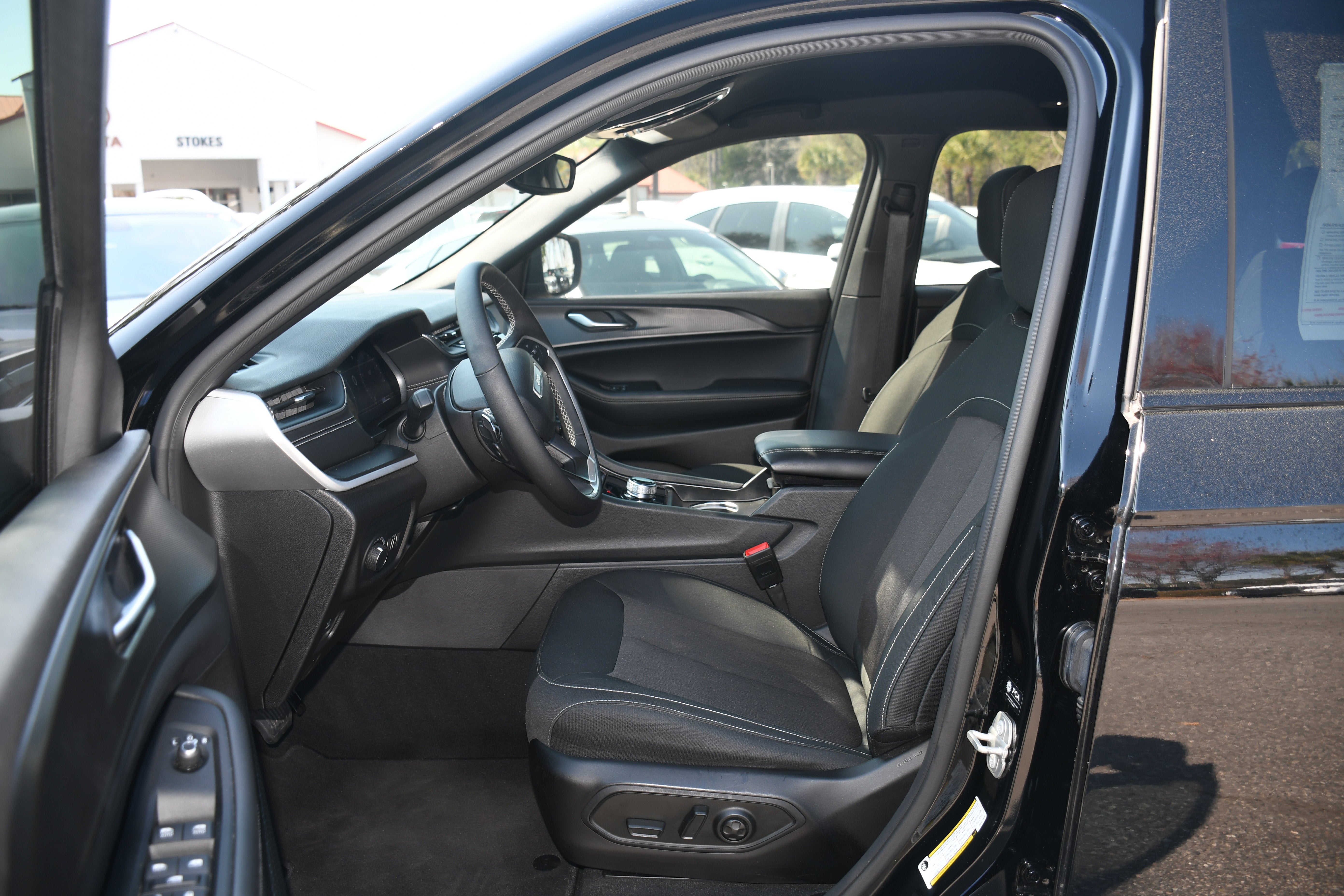 2024 Jeep Grand Cherokee Laredo