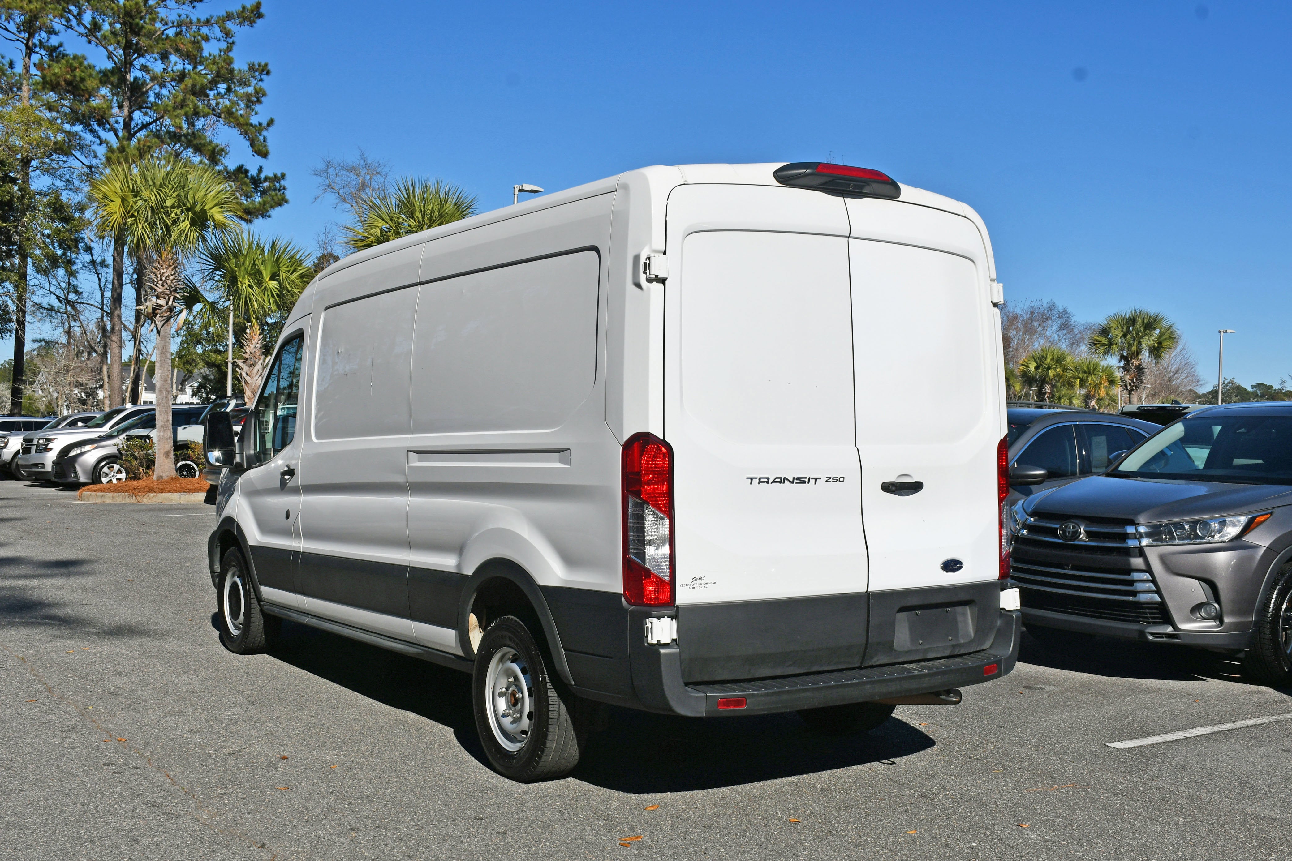 2023 Ford Transit Cargo Van T250 MD RF RWD