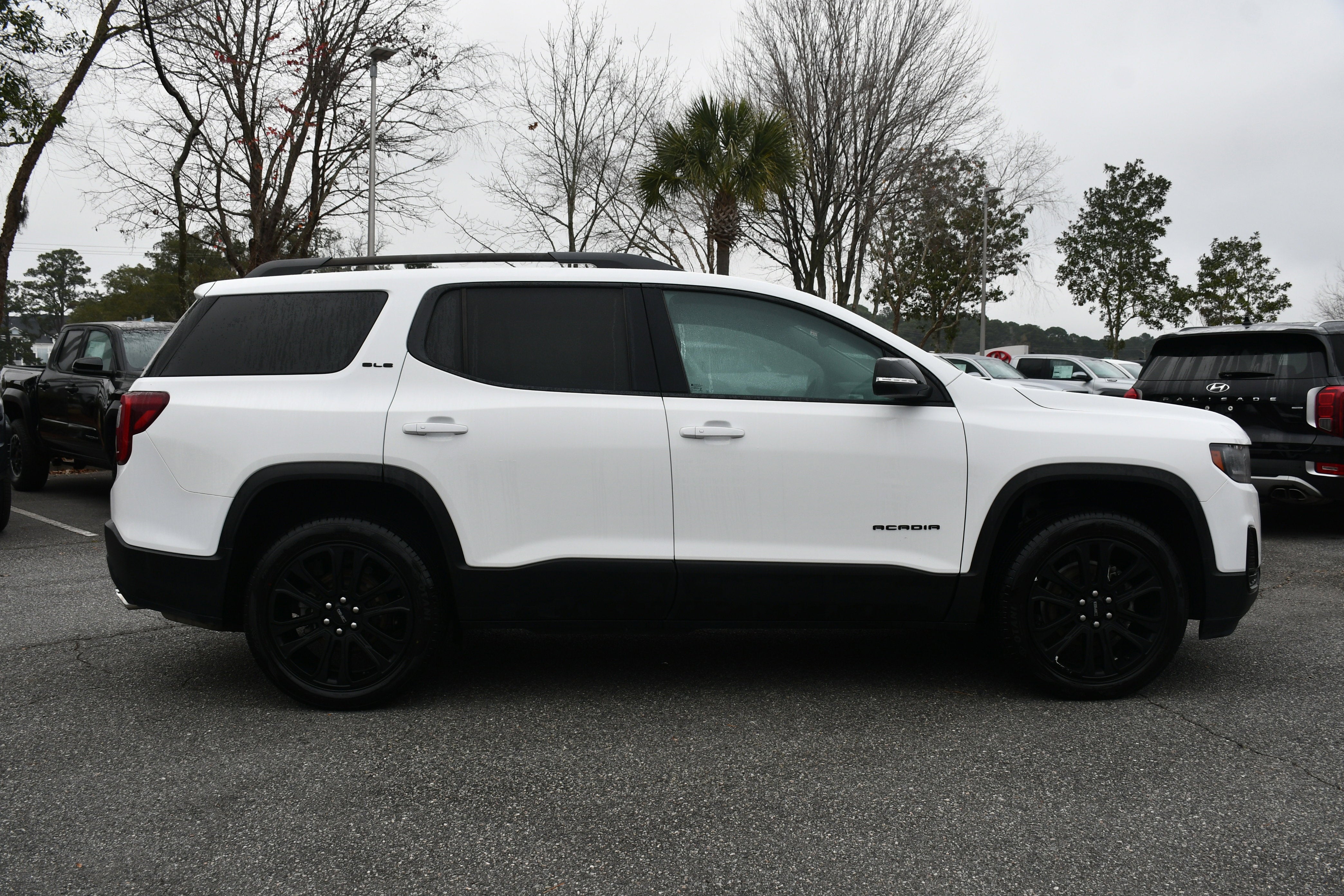 2022 GMC Acadia SLE
