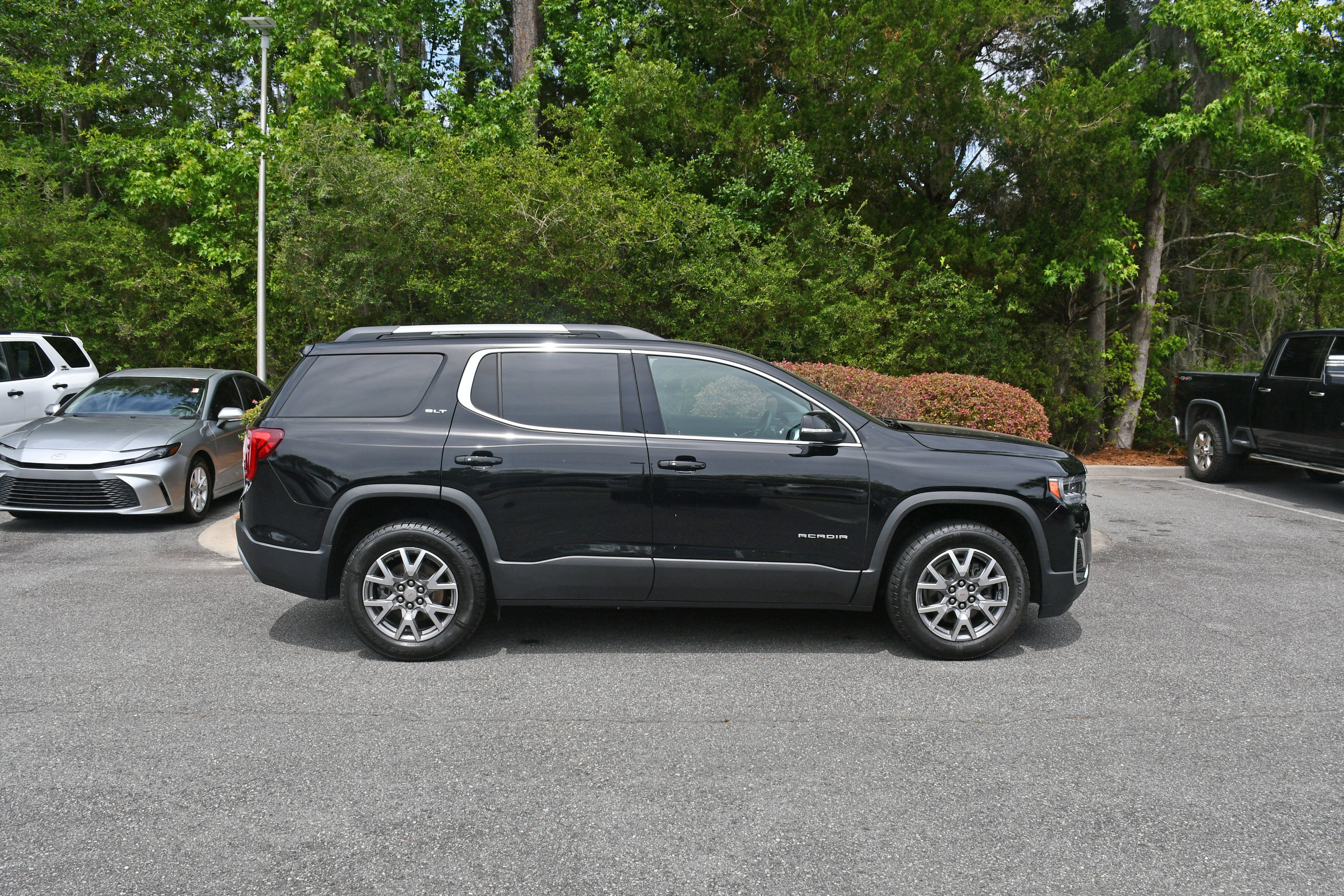2021 GMC Acadia SLT
