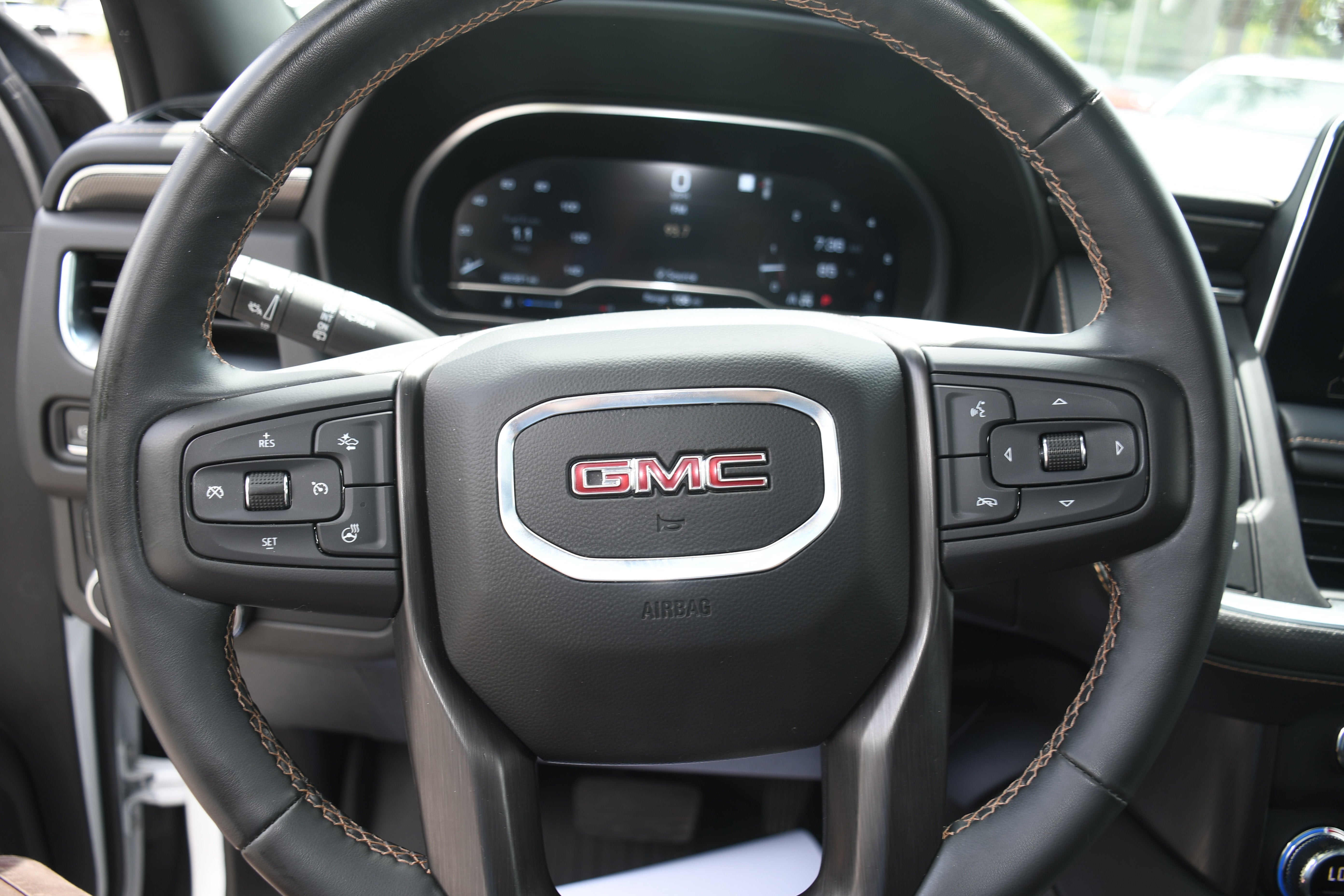 2023 GMC Yukon XL AT4