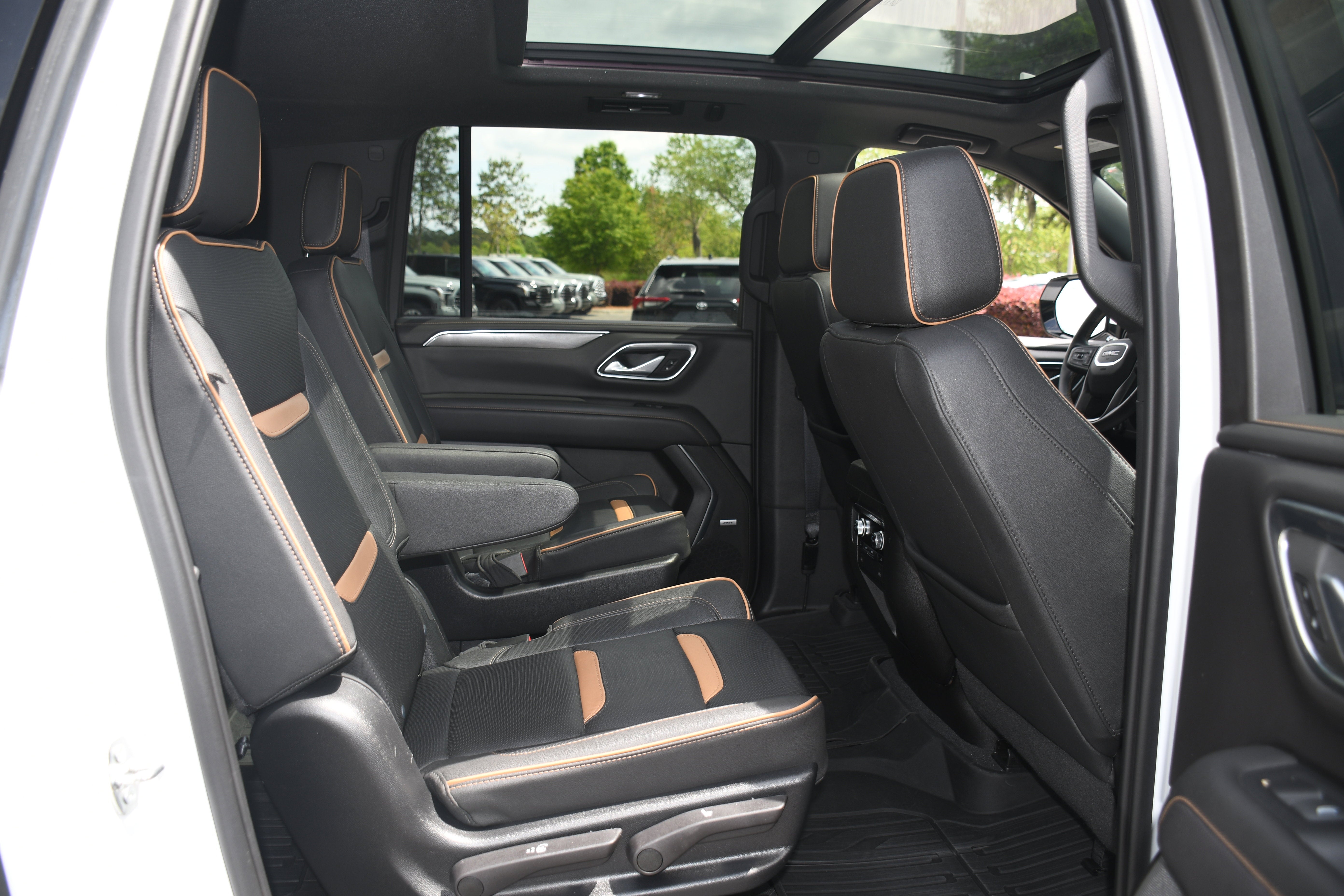 2023 GMC Yukon XL AT4