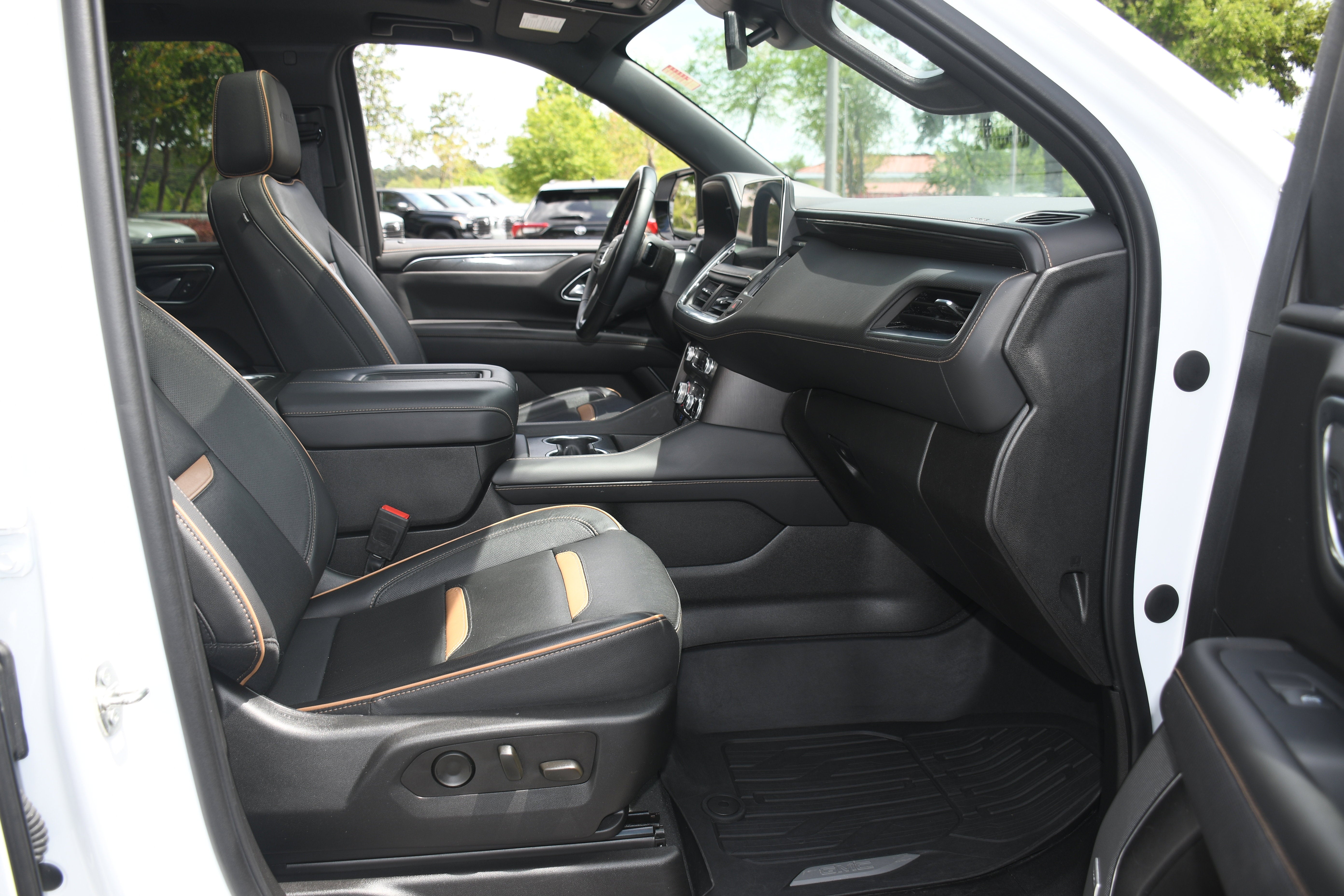 2023 GMC Yukon XL AT4